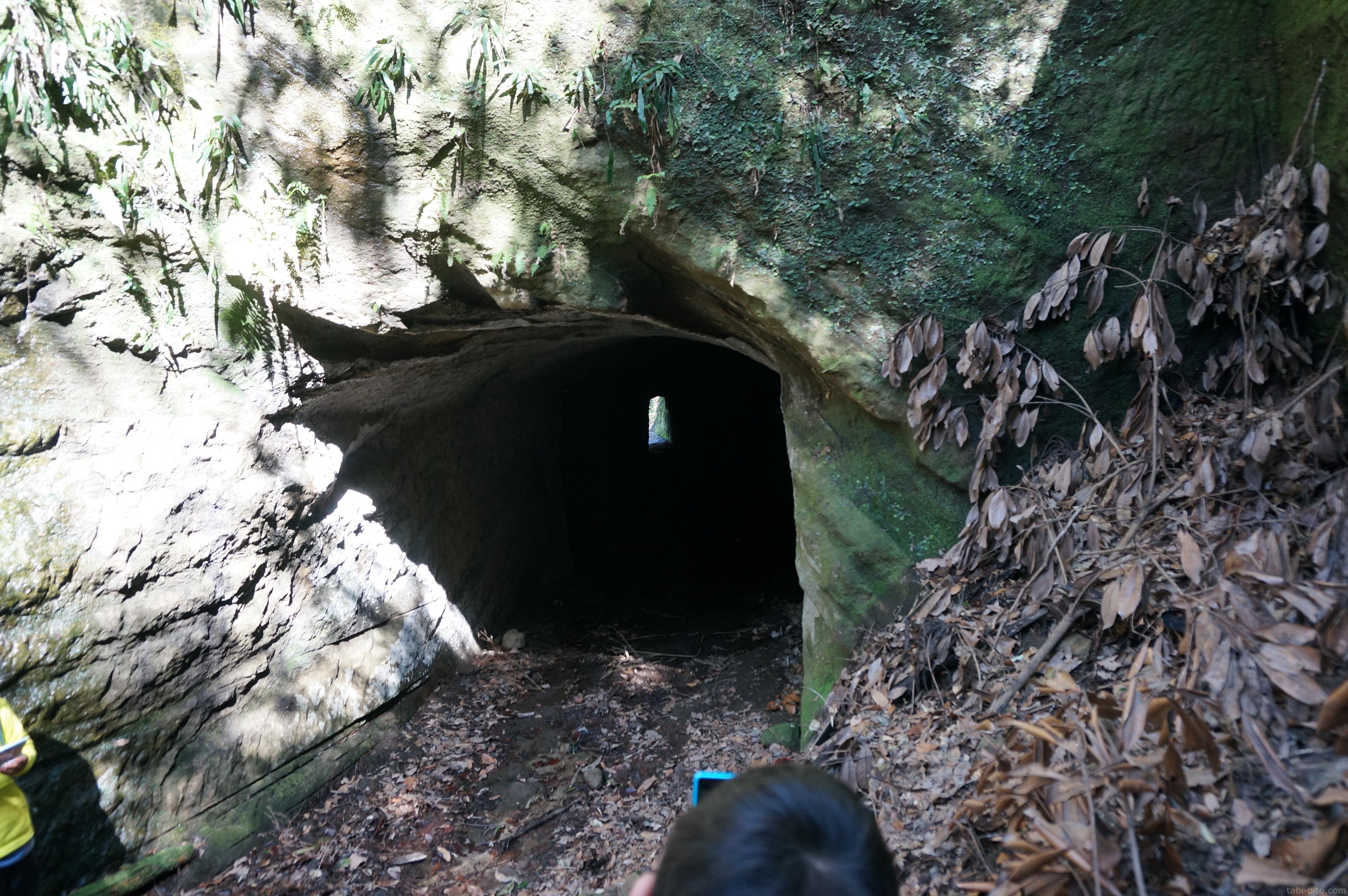 鋸山のトンネル